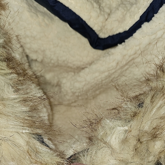 Old Navy Girl's Navy Fleece Quilted Jacket with Faux Fur Hood Size XLarge (14) - Picture 9 of 9